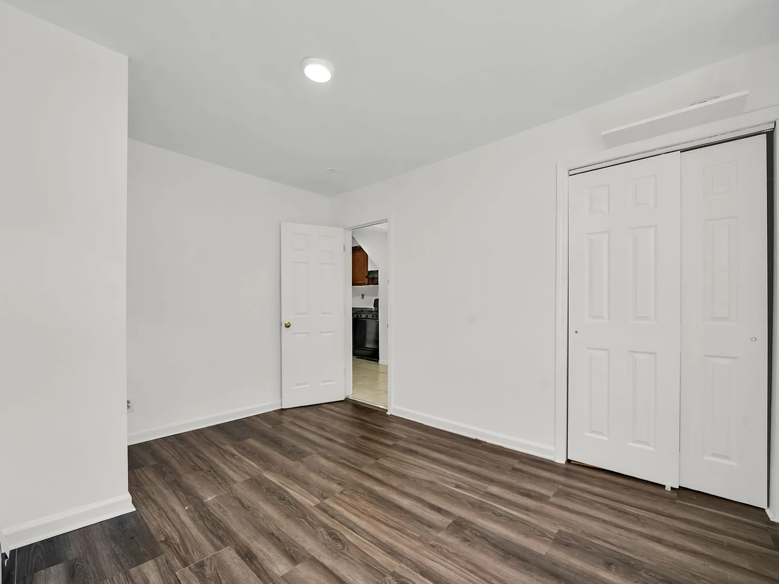 3 bed, $2,100 — Photo 4
