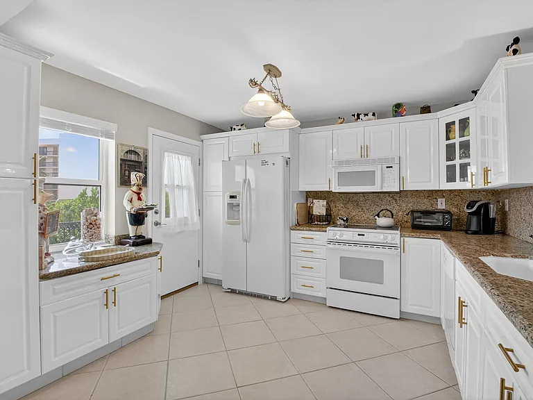 2871 N Ocean Blvd #R254 — Photo 14