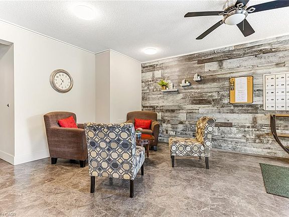 3rd image of 4209 Hixon St #211