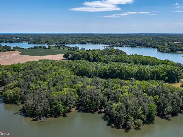3 Harbor View Dr, Heathsville, VA 22473
