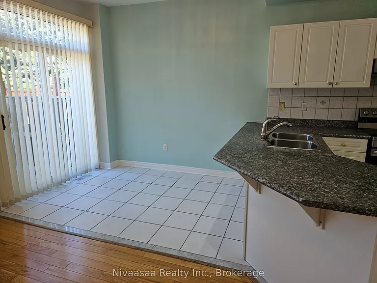 926 Ledbury Cres — Photo 7