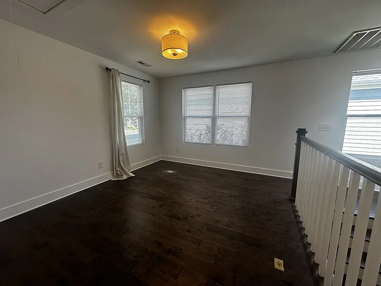 673 Park St — Photo 21