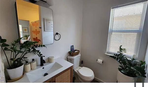 1021 Edith Blvd NE — Photo 6