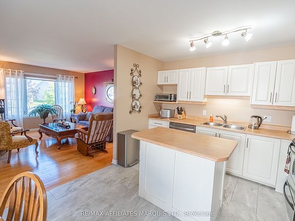 2nd image of 1851 Cumberland St