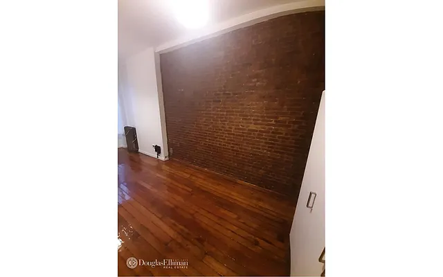 Rented by Douglas Elliman | media 19