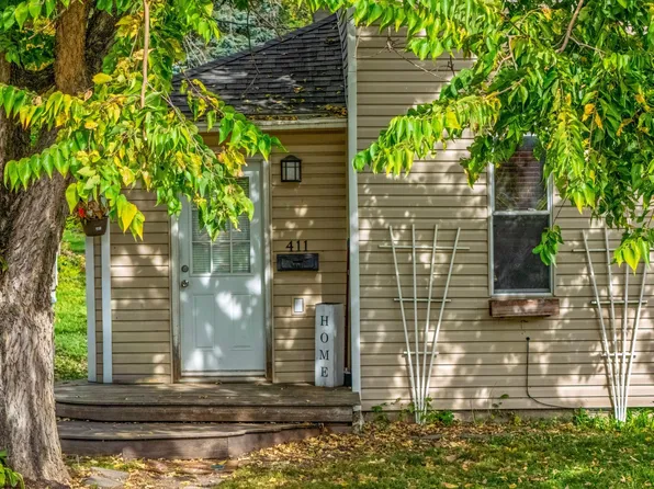 411 Oak Ave SE, Montgomery, MN 56069