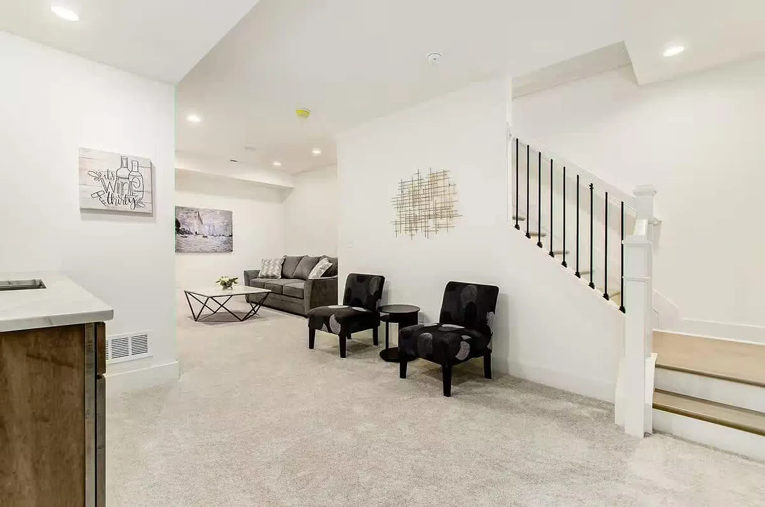 3 bed, 2.0 bath, 2895 sqft, $4,554 — Photo 4