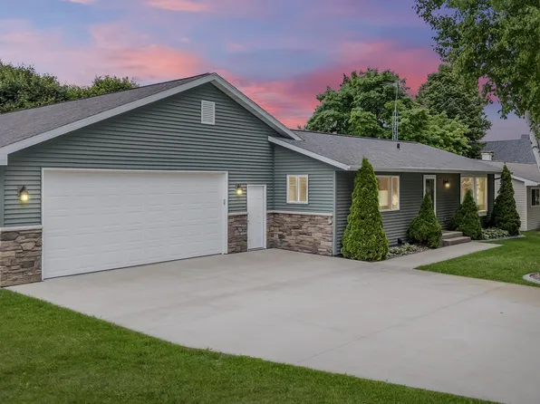 771 W Main St, Hortonville, WI 54944