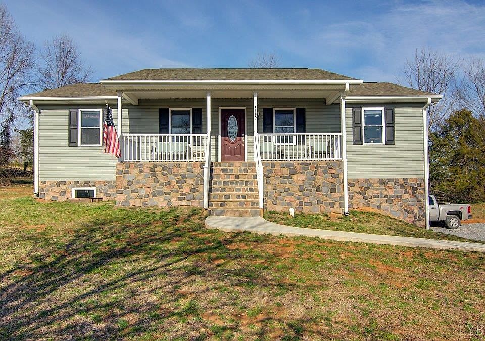 1st image of 2419 Twin Lake Dr
