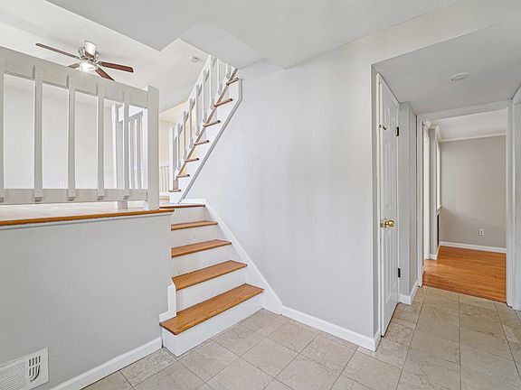 5th image of 32 Waverly Rd