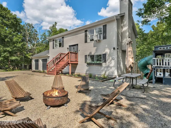 2083 Scarborough Way, Bushkill, PA 18324
