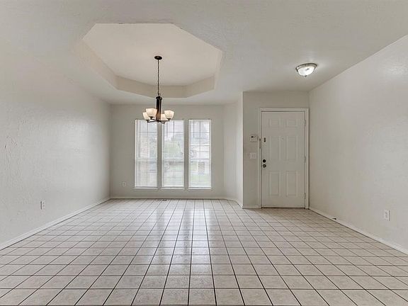 4th image of 11633 SW 3rd St