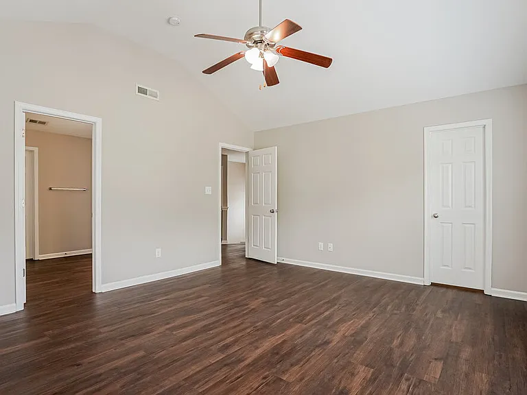 2323 King Malcolm Ln — Photo 11