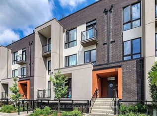 16 Marquette Ave #4, Toronto, ON M6A 1X9