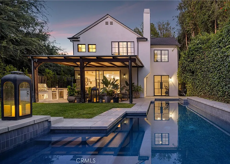 4223 Gentry Ave