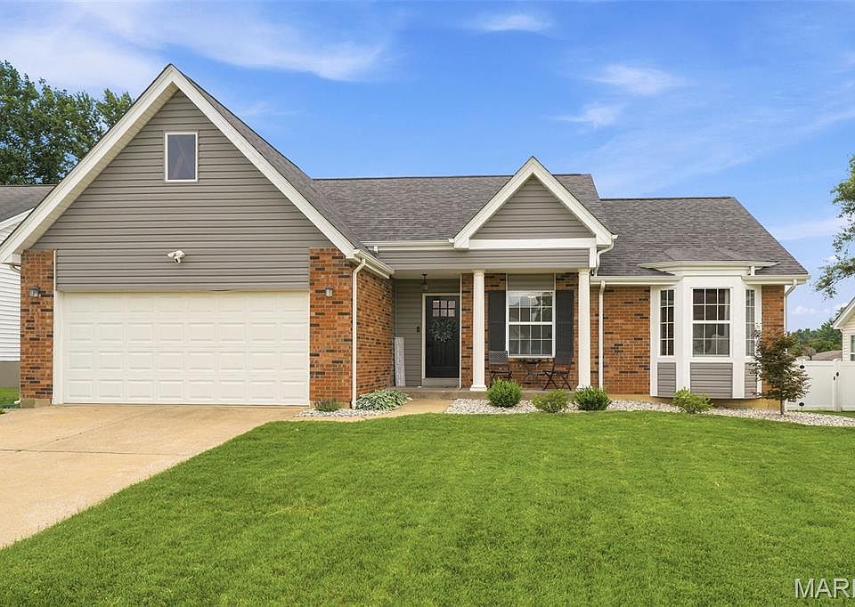 1st image of 348 Misty Valley Dr
