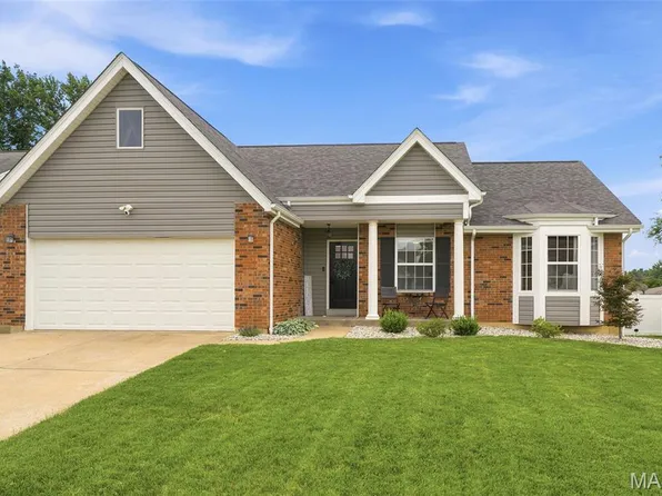 348 Misty Valley Dr, Saint Peters, MO 63376