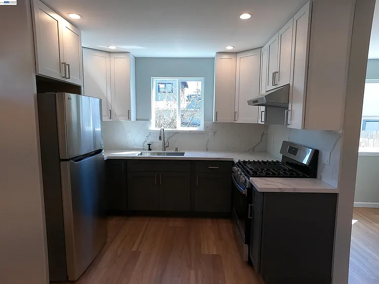 720 Foothill Blvd — Photo 1