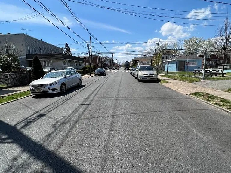 136 Division Ave — Photo 3