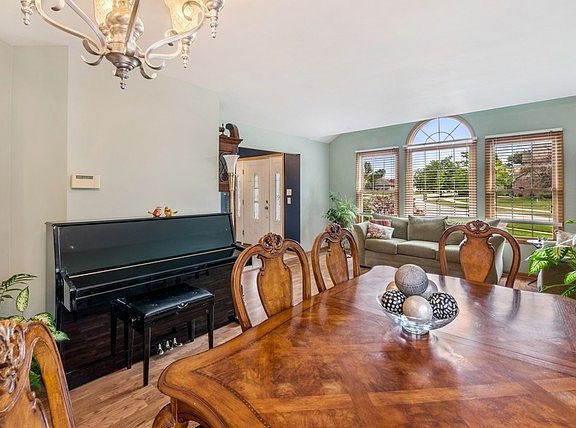 5th image of 13920 Green Valley Dr