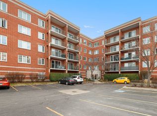 5340 N Lowell Ave APT 404, Chicago, IL 60630