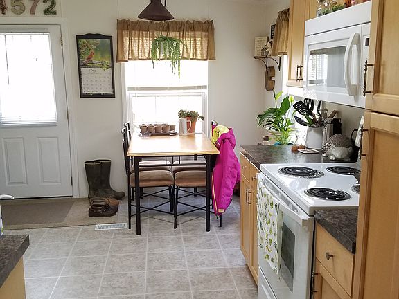 Into Kitchen from Livingroom