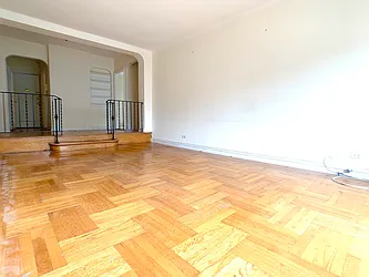 Rented by R New York