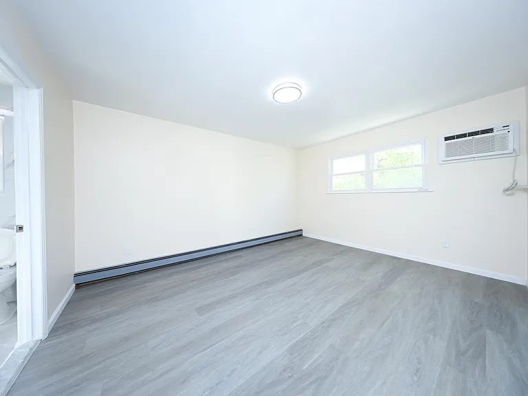 275 Katan Ave #2 — Photo 7
