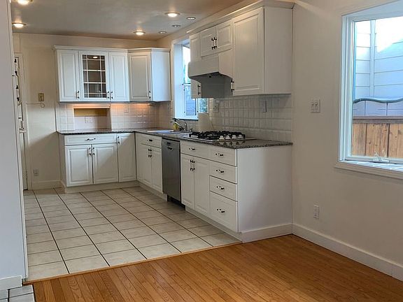 3rd image of 726 14th Ave