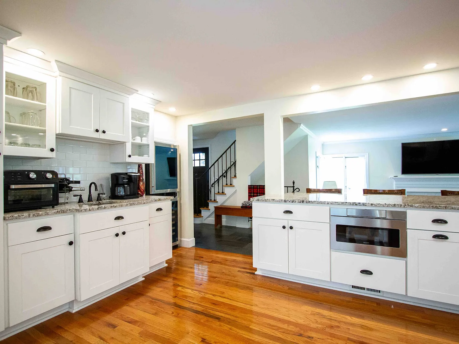 5 bed, 3400 sqft, $5,950 — Photo 4