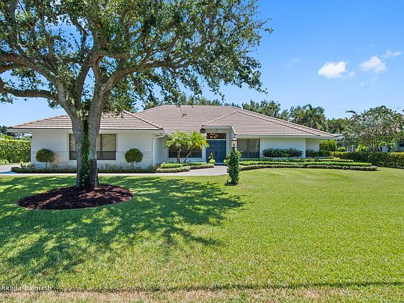 4th image of 4376 Pine Tree Dr