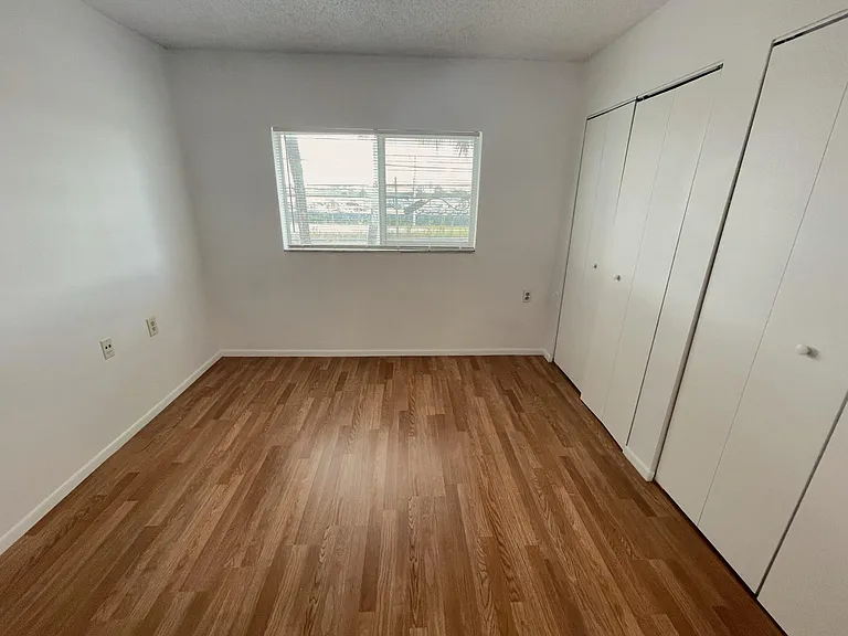 1068 N Benoist Farms Rd #312 — Photo 6