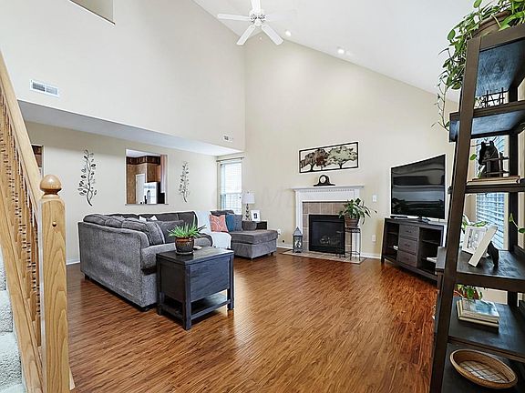 3rd image of 6094 Caplinger Ave