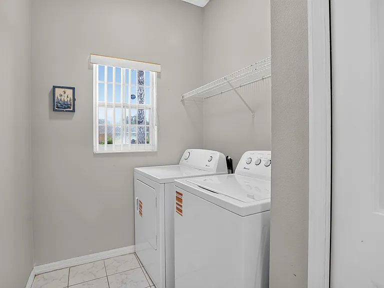 121 Aurelia Ct — Photo 14