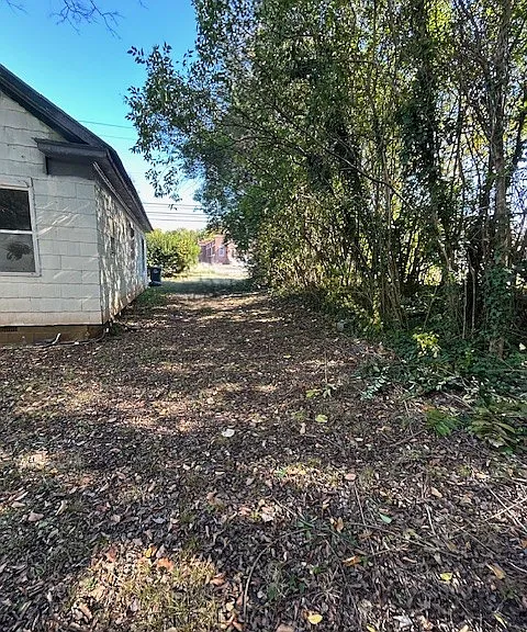 705 Salisbury St — Photo 9
