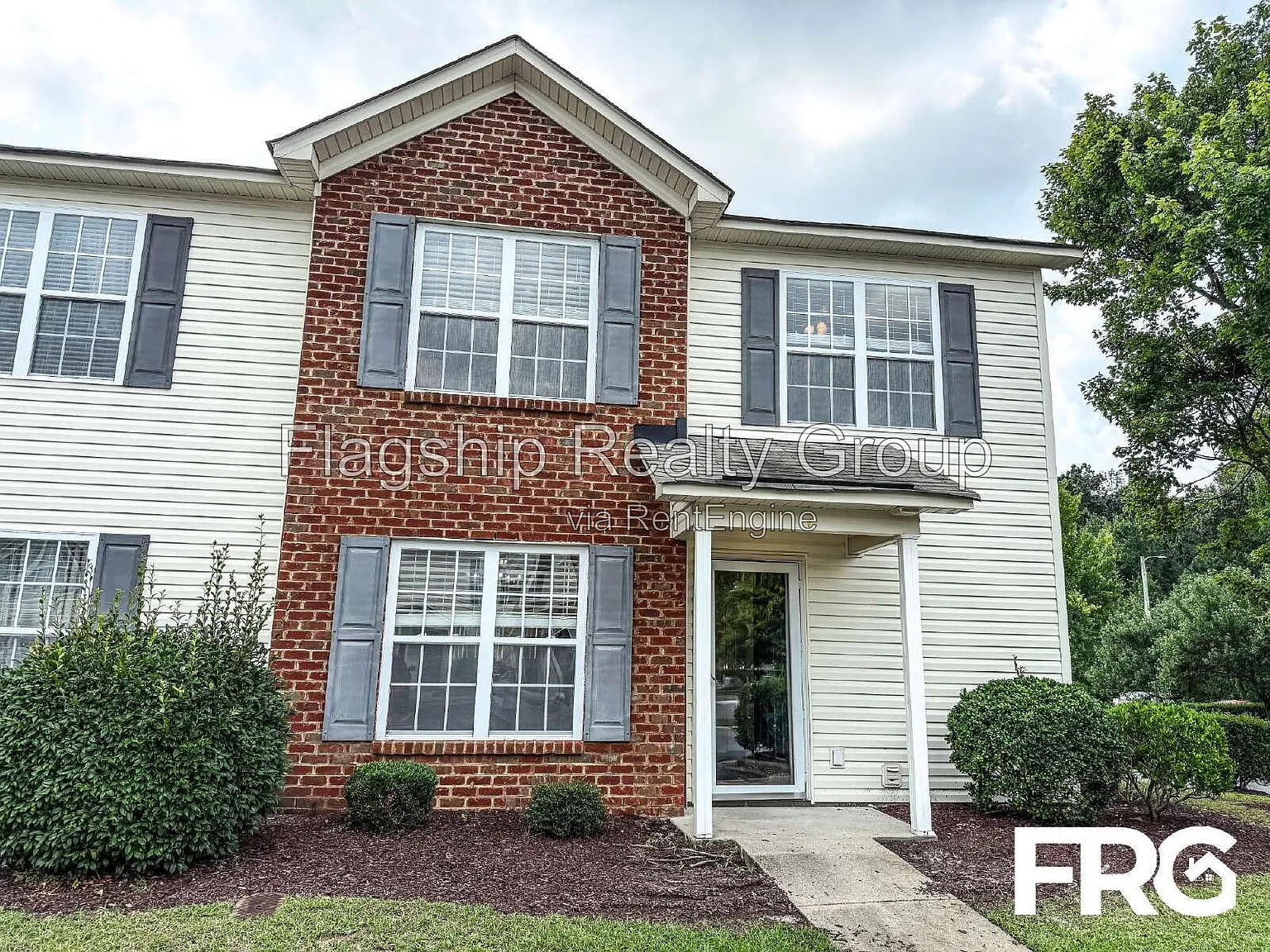3 bed, 2.0 bath, 1425 sqft, $1,500 — Photo 2