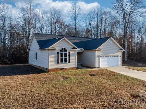 2284 Timberland Hills Dr, Newton, NC 28658