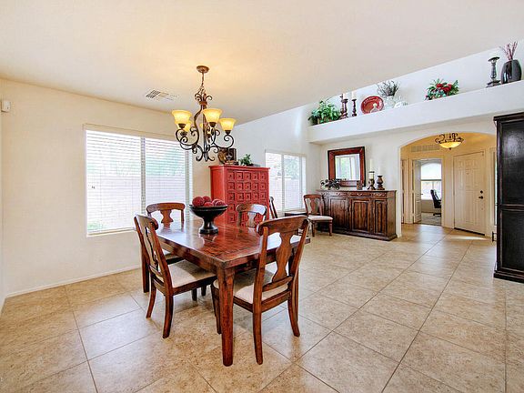 4th image of 2709 E Leiber Ln