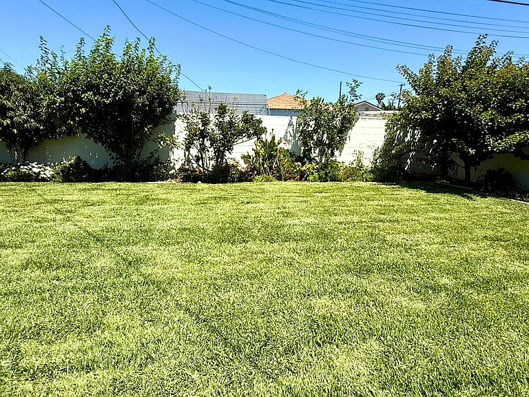 21316 Lynton Ave — Photo 27