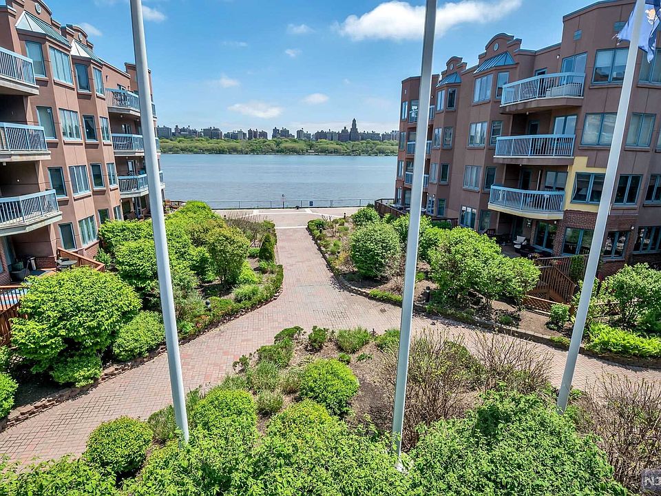1st image of 603 Smith Ct Unit Penthouse 3