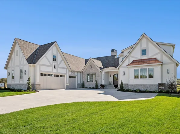 11864 Meadow Springs Dr, Johnston, IA 50131