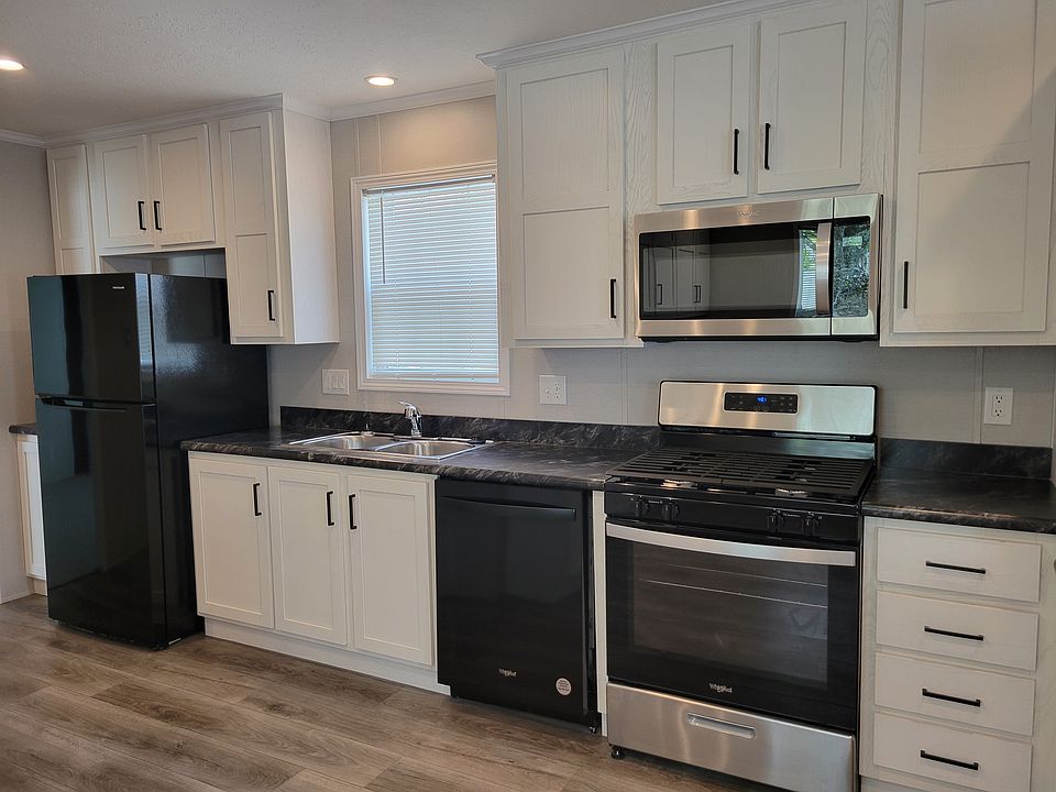 2nd image of 276 W Glengarry Ct #549