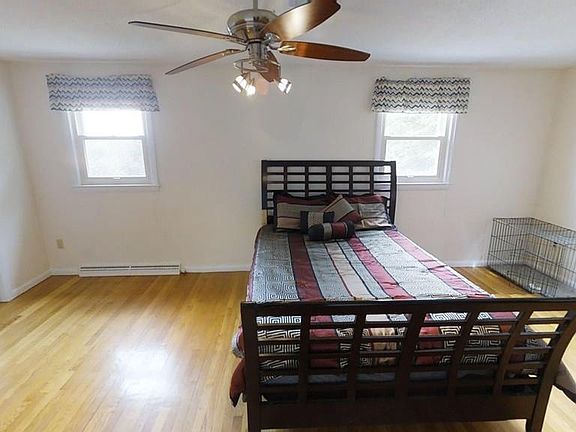5th image of 19 Blackstone St