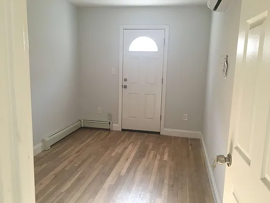 Rented by Metropolis International Realty Inc. | media 36