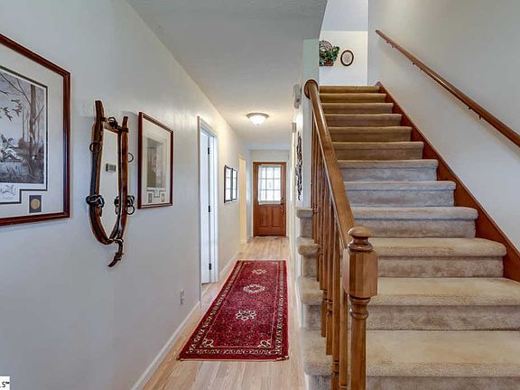 4th image of 169 Parris Ridge Dr