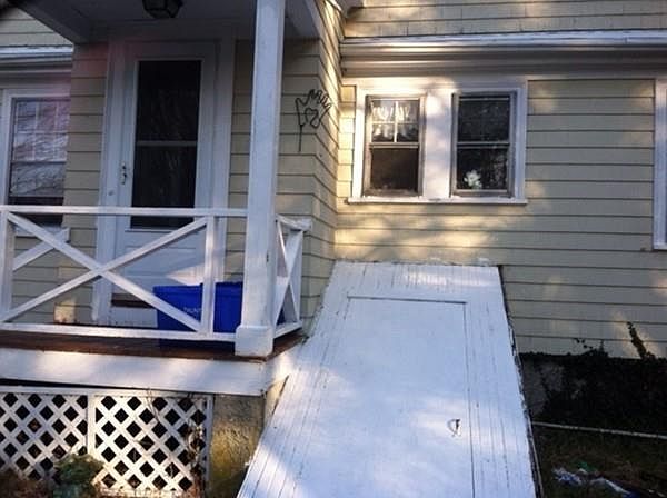 2nd image of 135 N Walker St
