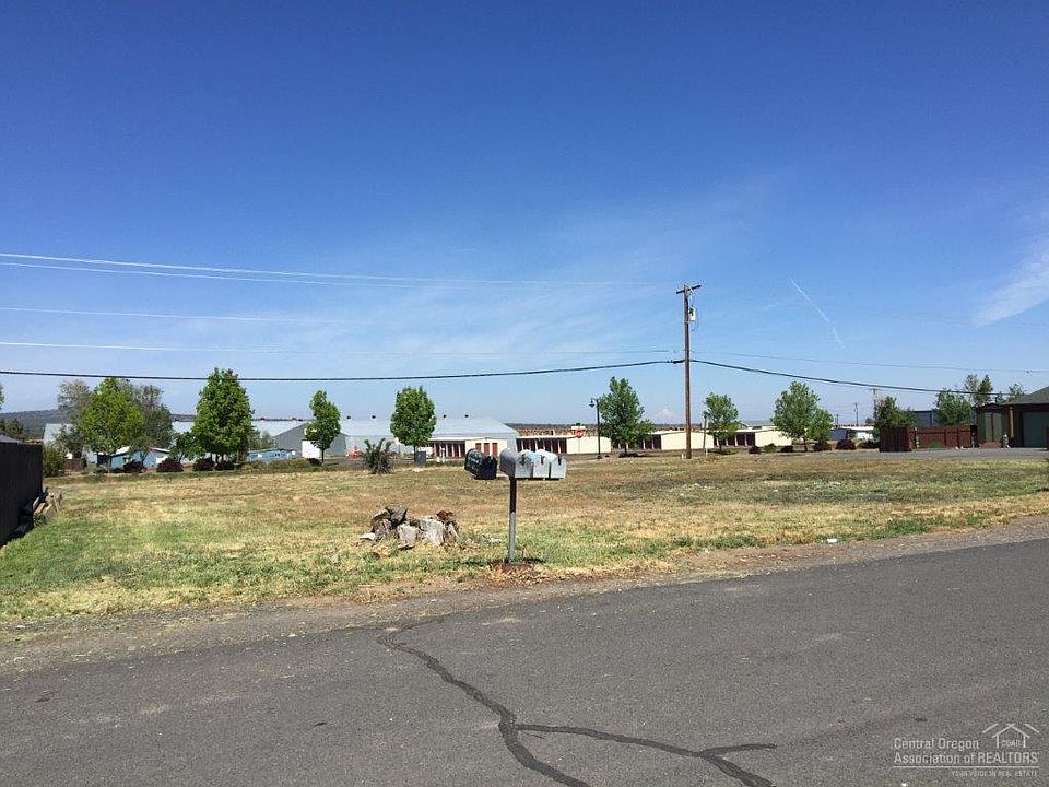 2nd image of 258 8th St