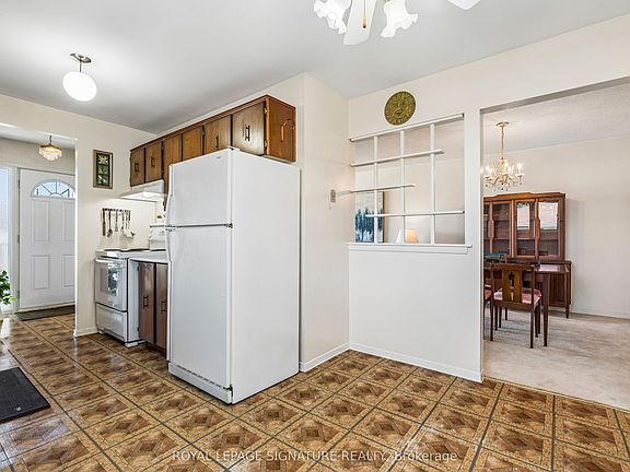 4th image of 171 Petworth Cres