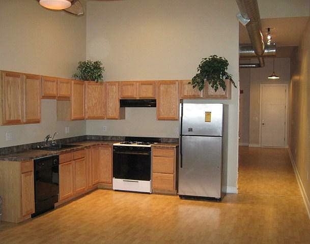 2nd image of 2441 N Broadway Unit 105