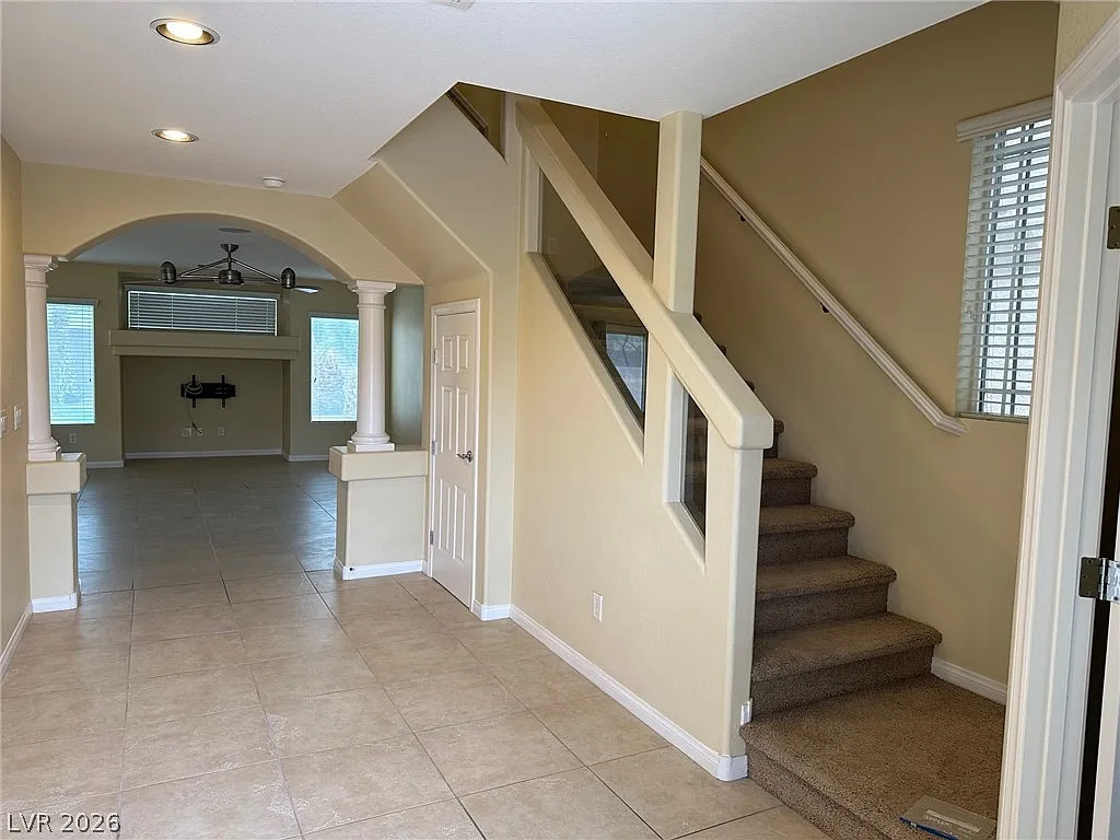 3 bed, 2.5 bath, 1865 sqft, $2,900 — Photo 2